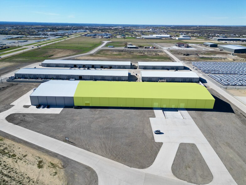 More Photos Of 155 Tiger, Rhome Warehouse For Lease