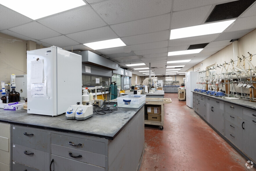 More Photos Of 1733 N Padre Island Dr, Corpus Christi Research And Development For Lease