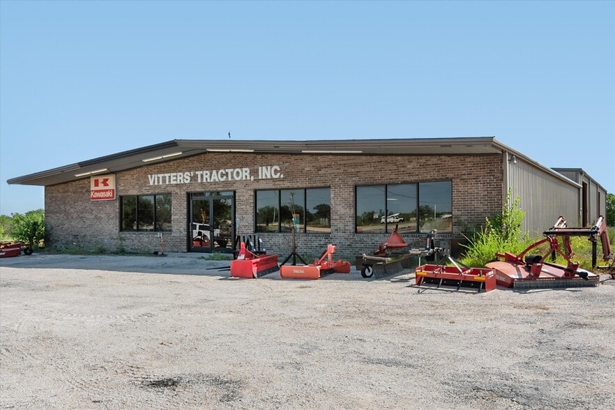 More Photos Of 3151 Int 45 E hwy, Corsicana Warehouse For Sale