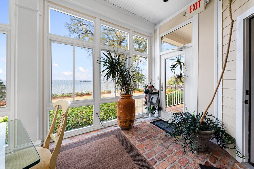 More Photos Of 202 S Mobile St, Fairhope Hospitality For Sale