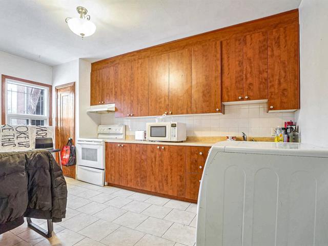 More Photos Of 2351-2357 Rue Jean-Talon E, Montréal Storefront Retail Residential For Lease