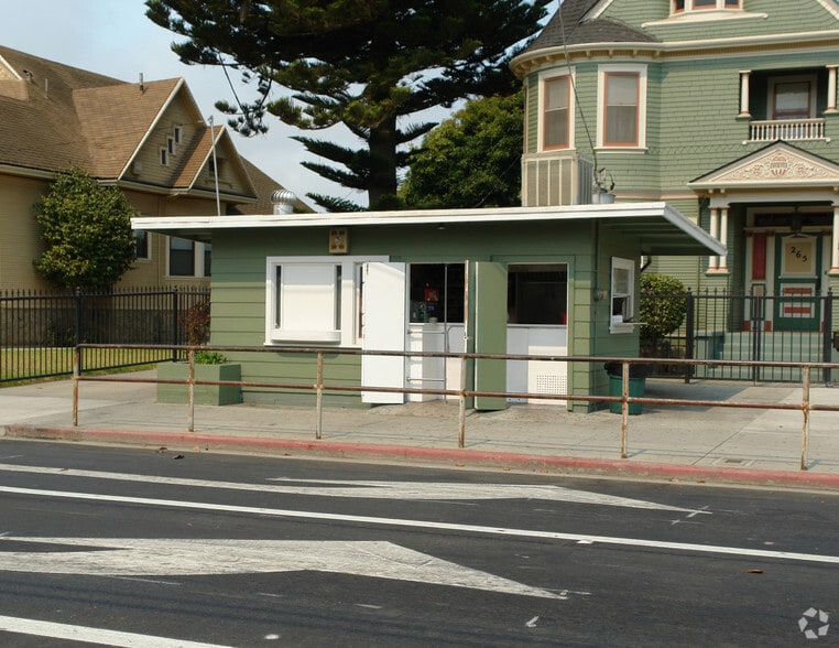 Primary Photo Of 265 E Beach St, Watsonville Storefront For Lease