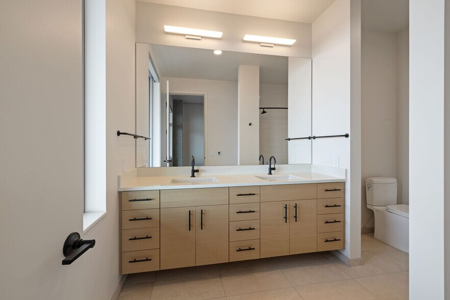 More Photos Of 2315 4th Ave, Seattle Multifamily For Sale