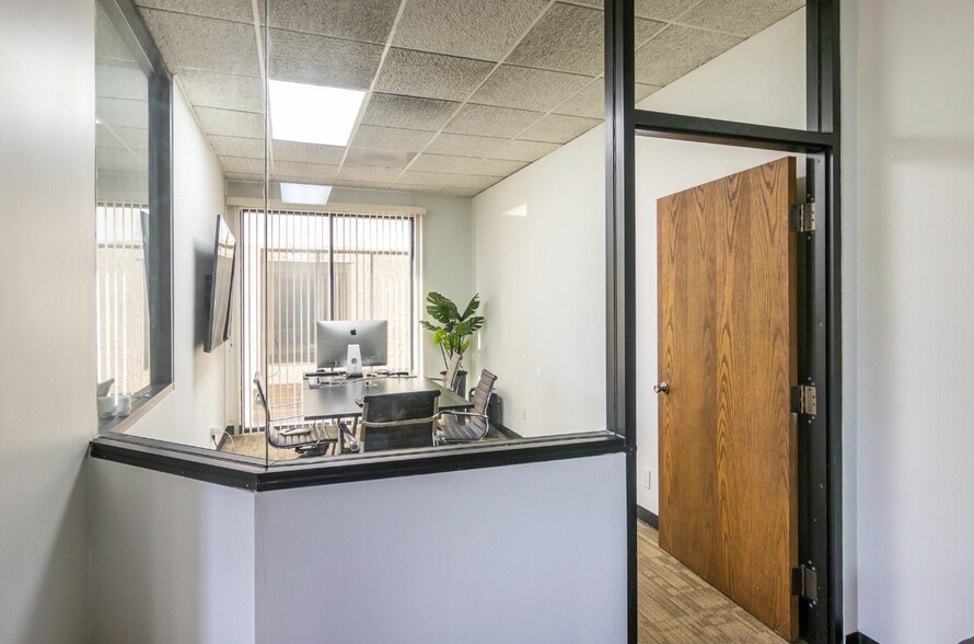 More Photos Of 17408 Chatsworth St, Granada Hills Office For Sale