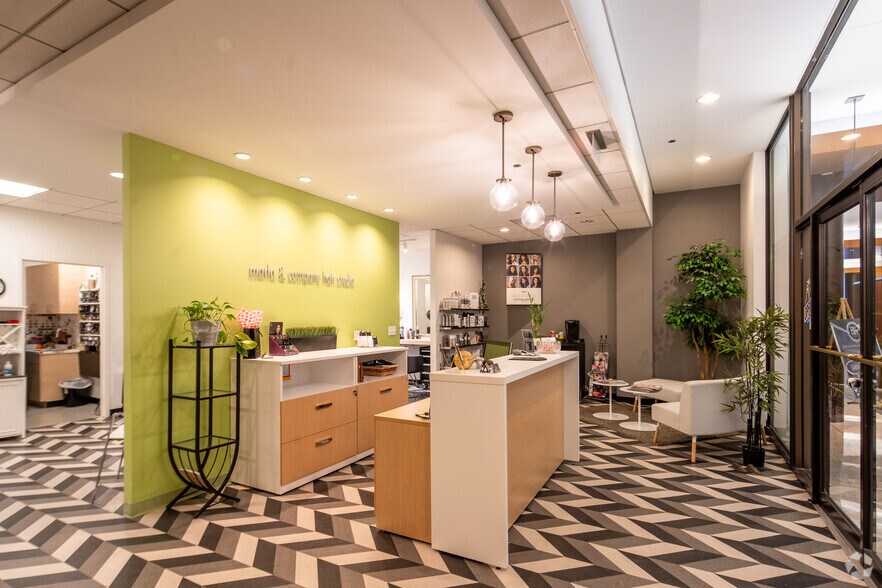 More Photos Of 8725 W Higgins Rd, Chicago Coworking Space