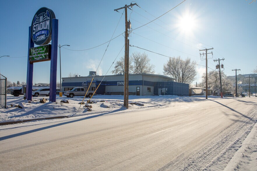 Primary Photo Of 1121 5th St S, Great Falls General Retail For Sale
