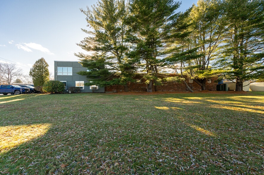 More Photos Of 116 Parker St, Newburyport Manufacturing For Sale