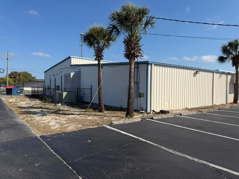 More Photos Of 16609 US Highway 19, Hudson Industrial For Lease