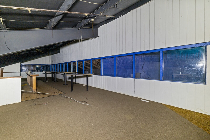 More Photos Of 5105 N Lindbergh Blvd, Florissant Sports And Entertainment For Sale