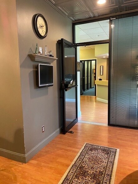 More Photos Of 309 Taunton Ave, Seekonk Office For Sale
