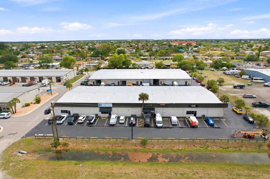 More Photos Of 1056 NE Pine Island Rd, Cape Coral Showroom For Lease