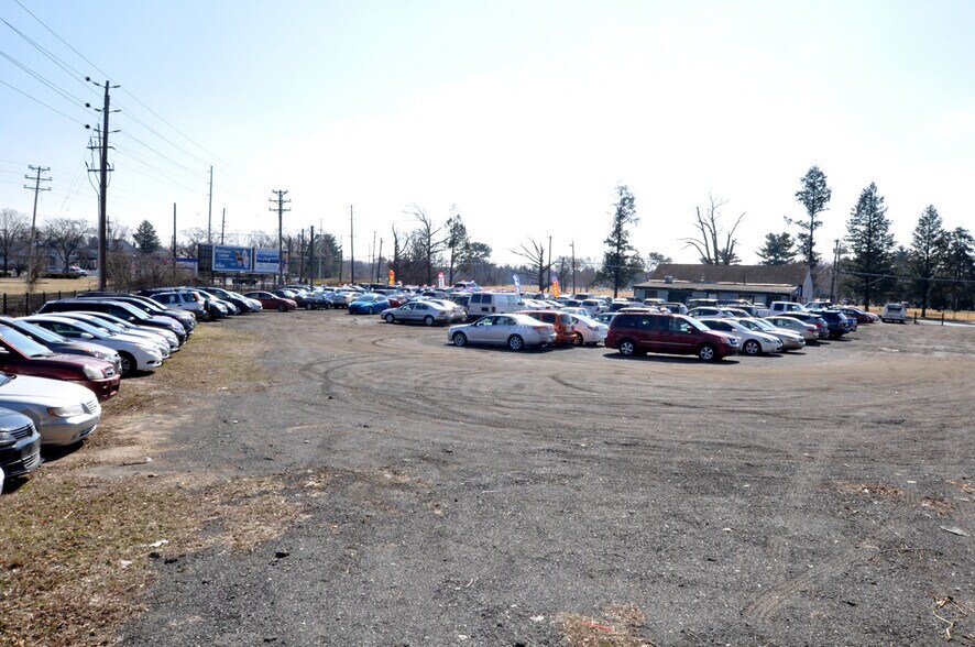 More Photos Of 1634 Nottingham Way, Hamilton Auto Dealership For Sale