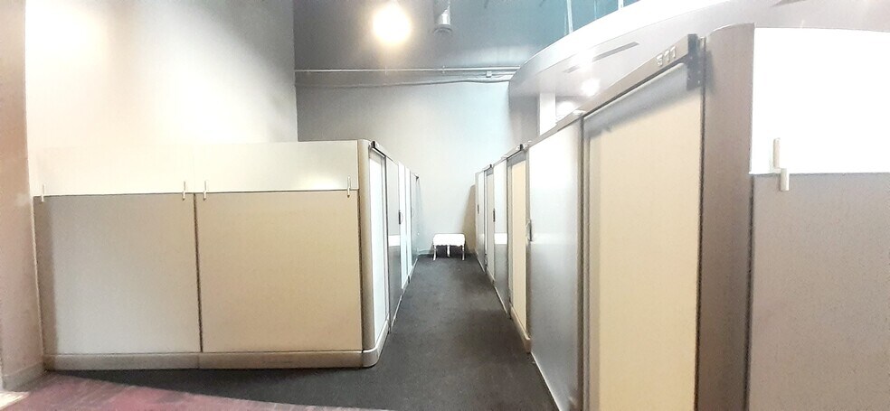 More Photos Of 17588 Rowland St, City of Industry Light Distribution For Lease