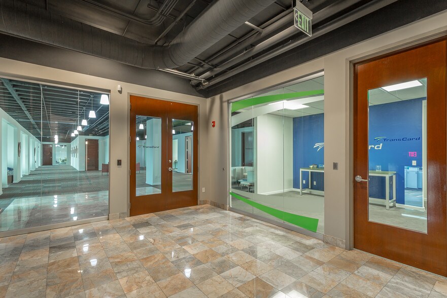 More Photos Of 1301 Riverfront Pkwy, Chattanooga Office For Lease