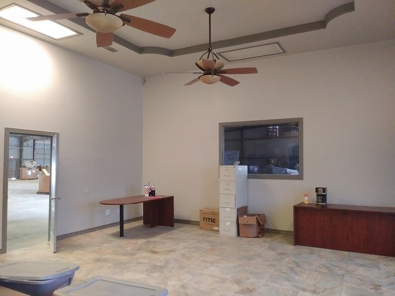 More Photos Of 5941 State Highway 359, Laredo Warehouse For Lease