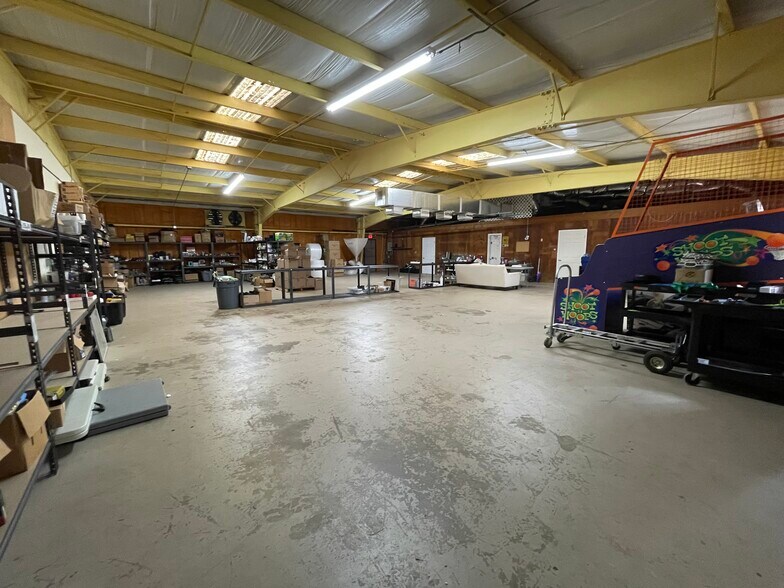 More Photos Of 1540 Kurt St, Eustis Manufacturing For Sale