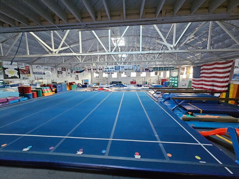 More Photos Of 815 N 1st Ave, Great Falls Auto Dealership For Lease