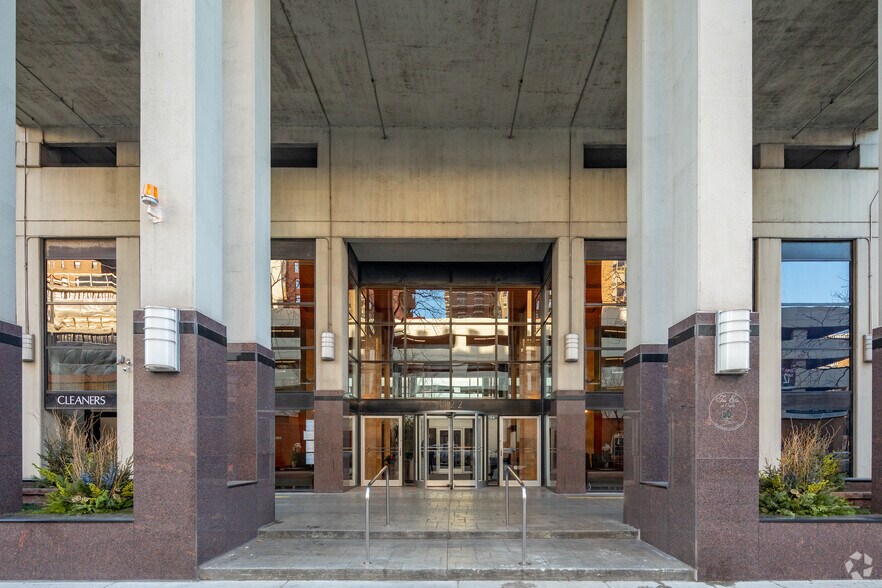 More Photos Of 1122 N Clark St, Chicago Apartments For Lease