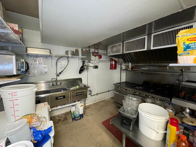 More Photos Of 13490 Orange Ave, Fort Pierce Bar For Lease