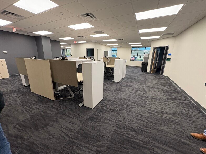 More Photos Of 3900 McCarty Ln, Lafayette Office For Sale