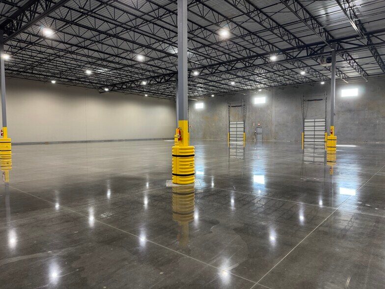 More Photos Of 4135 Shopton Rd, Charlotte Light Distribution For Lease