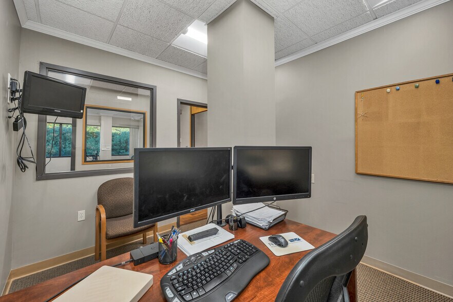 More Photos Of 231a Sutton Street, North Andover Office For Sale