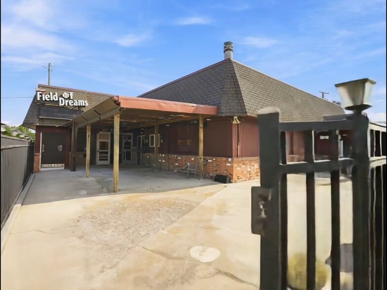 Primary Photo Of 1090 Rochester Rd, Troy Restaurant For Sale