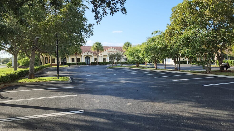 More Photos Of 1400 Hillmoor Dr, Port Saint Lucie Medical For Sale