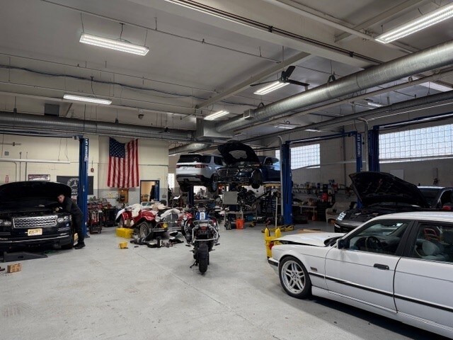 More Photos Of 207 W Central Ave, Maywood Auto Repair For Lease