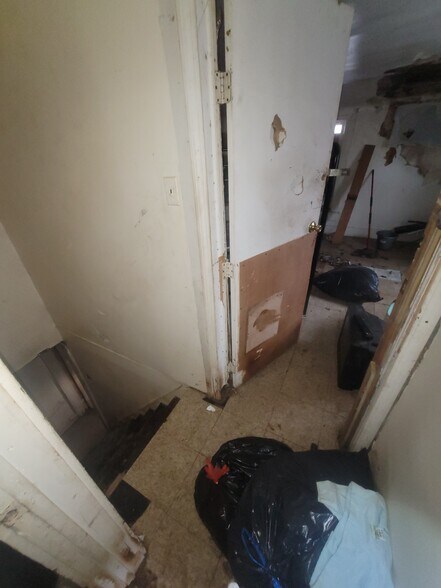 More Photos Of 1823 W 8th St, Muncie Multifamily For Sale