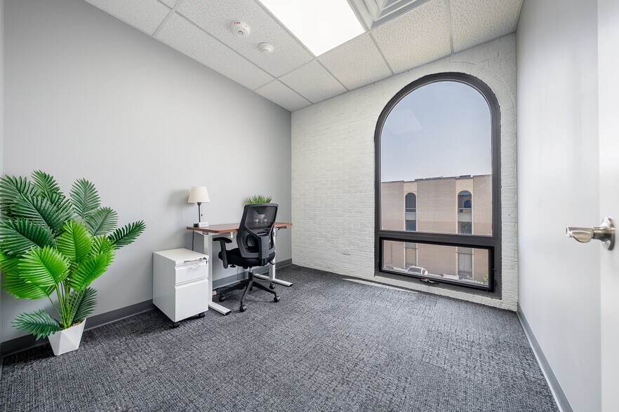 More Photos Of 4550 W 103rd St, Oak Lawn Coworking Space