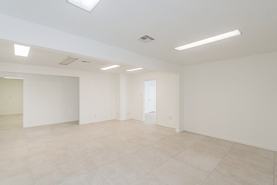 More Photos Of 5904 Dolores St, Houston Office For Lease