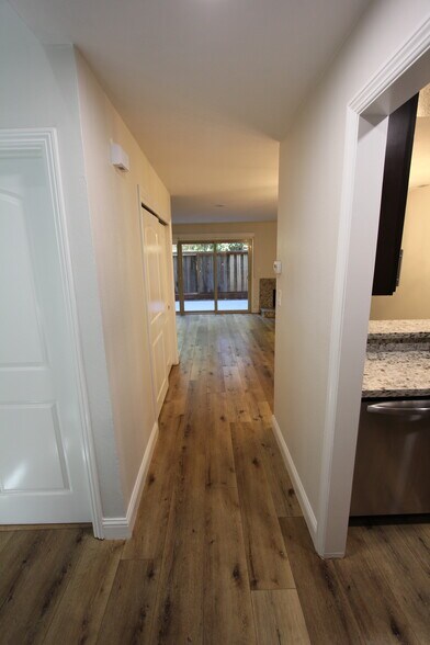 More Photos Of 1327 Montego, Walnut Creek Apartments For Sale