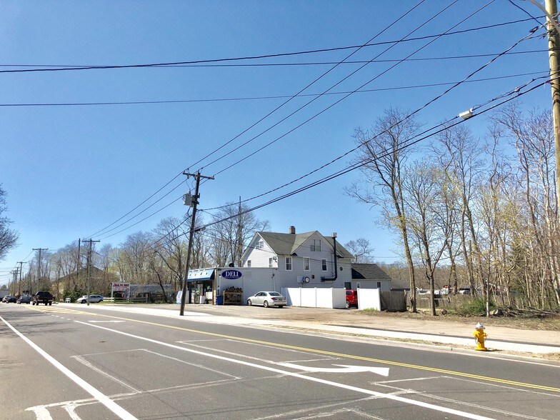 More Photos Of 96-122 Railroad Ave, Center Moriches Freestanding For Sale