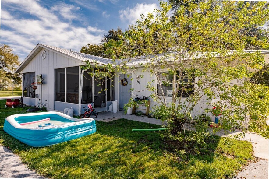 More Photos Of 1956 SE Cherry Dr, Arcadia Specialty For Sale