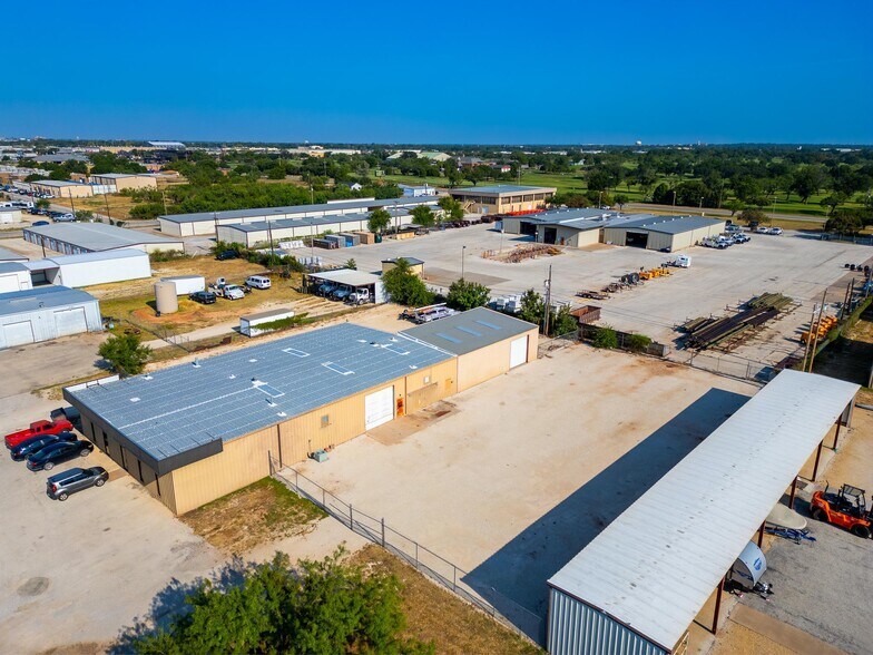 More Photos Of 926 Energy Dr, Abilene Warehouse For Lease