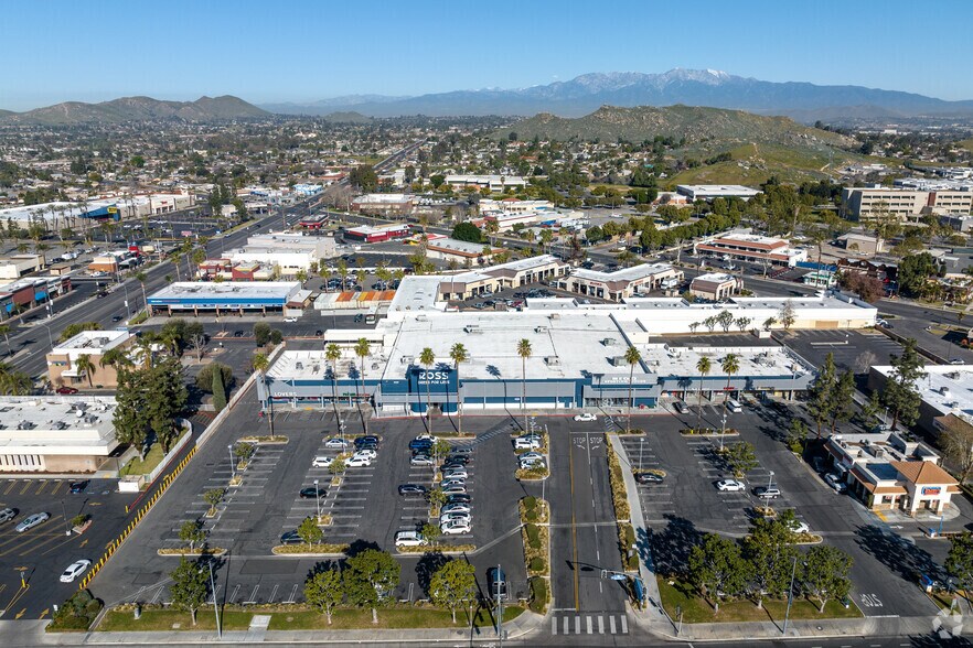 More Photos Of 10231-10281 Magnolia Ave, Riverside Unknown For Lease