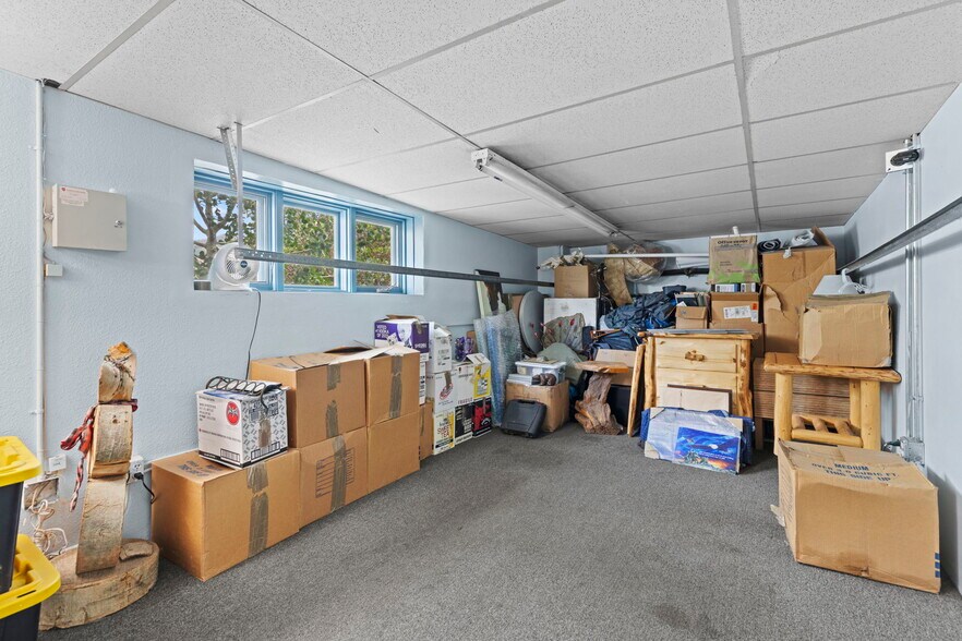 More Photos Of 120 9th St, Silverthorne General Retail For Sale