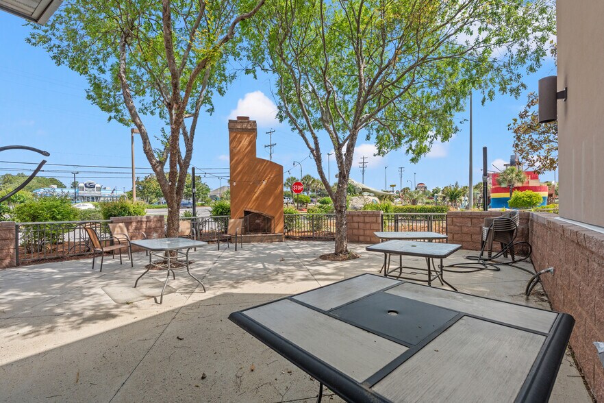 More Photos Of 801 Highway 17 S, North Myrtle Beach Restaurant For Sale