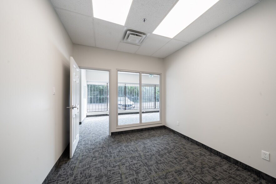More Photos Of 445 Milner Ave, Toronto Warehouse For Lease