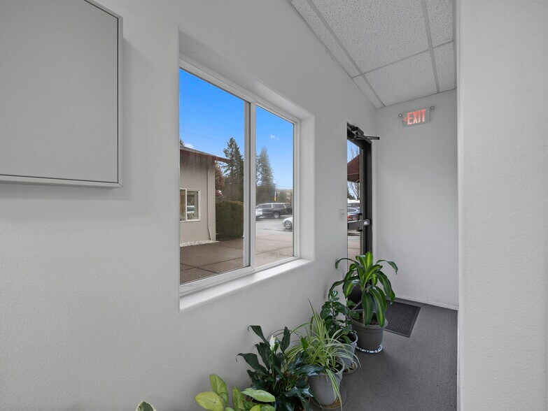 More Photos Of 17795-17835 SW Pacific Hwy, Tualatin Storefront Retail Office For Sale