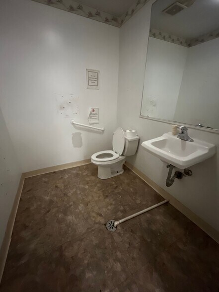 More Photos Of 5000-5014 W Madison St, Chicago Apartments For Lease