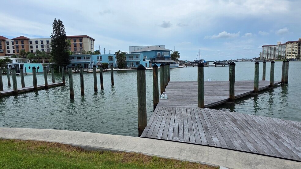 More Photos Of 625 Bay Esplanade, Clearwater Apartments For Sale