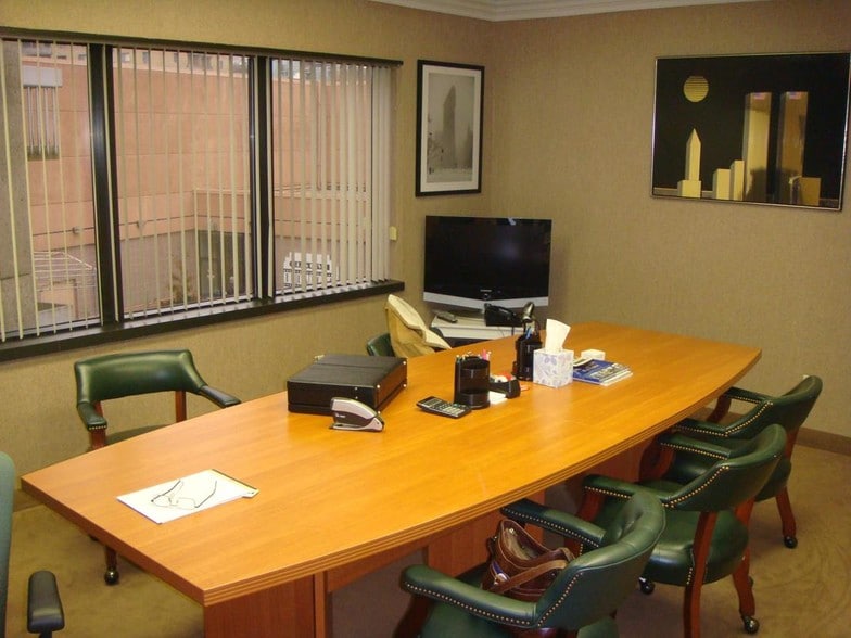 More Photos Of 3 School St, Glen Cove Medical For Lease