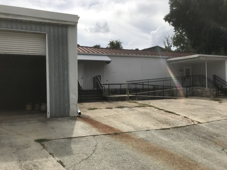 More Photos Of 876 Montreal Rd, Clarkston Warehouse For Lease