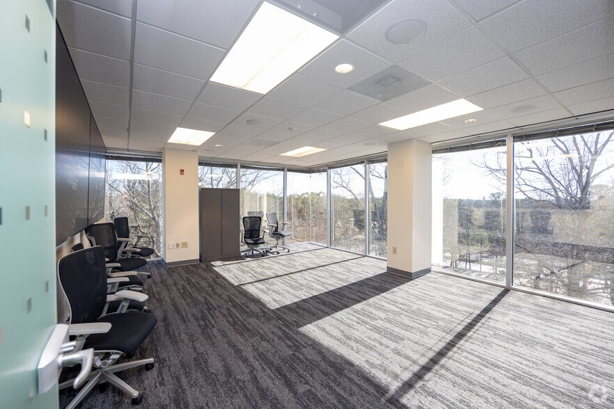 More Photos Of 6525 The Corners Pky, Peachtree Corners Unknown For Lease