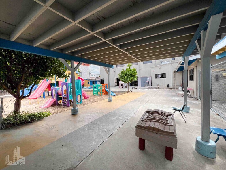 More Photos Of 1011 7th Ave, Oakland Daycare Center For Sale