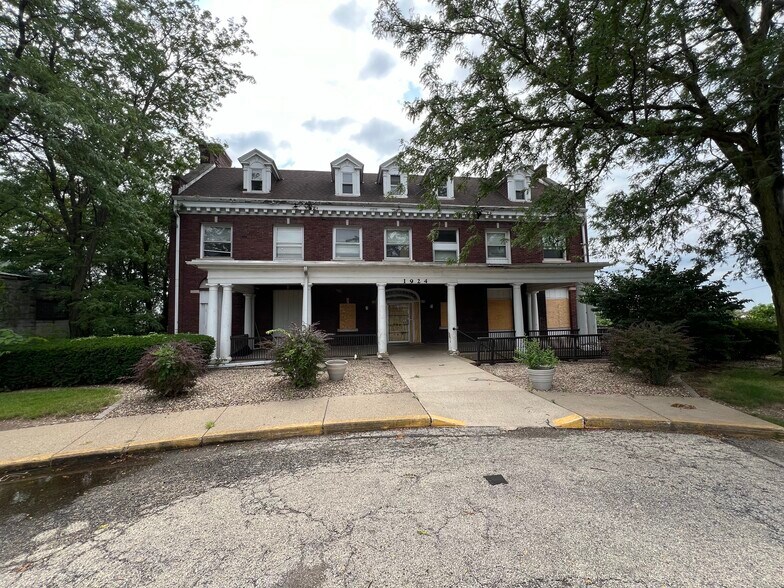 More Photos Of 1924 SW Adams St, Peoria Assisted Living For Sale