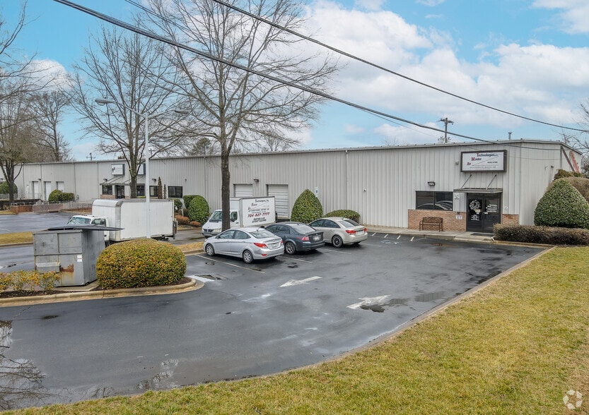 More Photos Of 1935 S Main St, Salisbury Warehouse For Sale