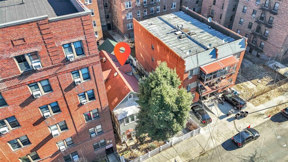 More Photos Of 6571 Booth St, Rego Park Apartments For Sale